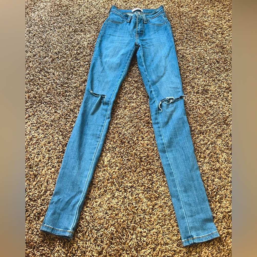 Fashionnova Blue wash ripped skinny Jeans